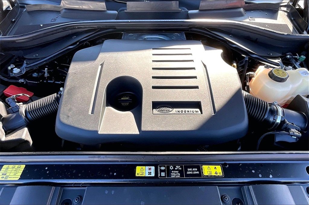 Certified 2025 Land Rover Range Rover Sport SE image 30