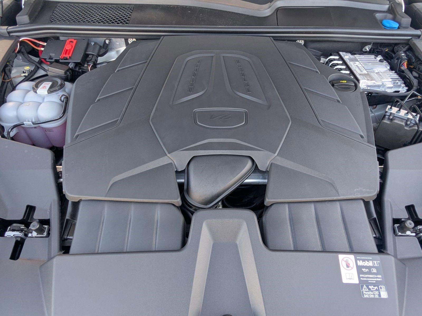 New 2026 Porsche Cayenne Coupe image 28