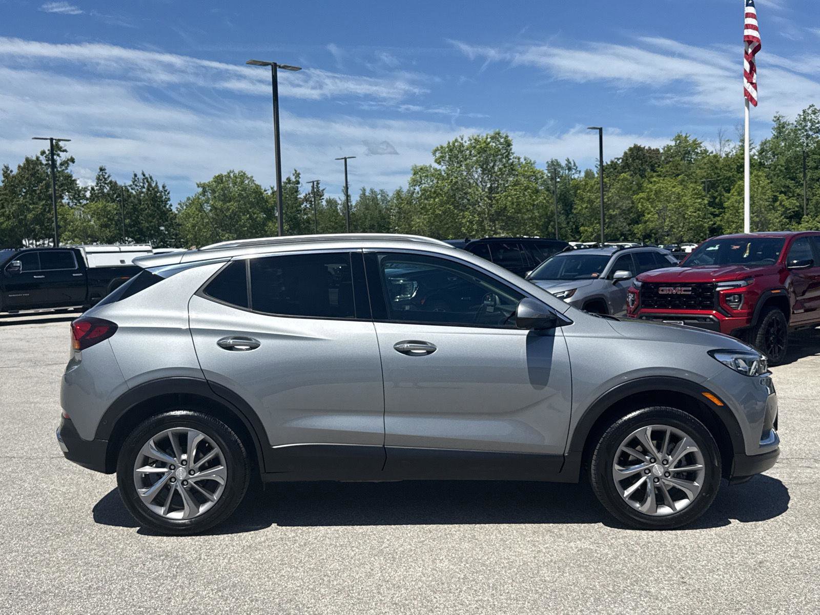 Used 2023 Buick Encore GX Essence w/ Advanced Technology Package AWD/4WD image 5