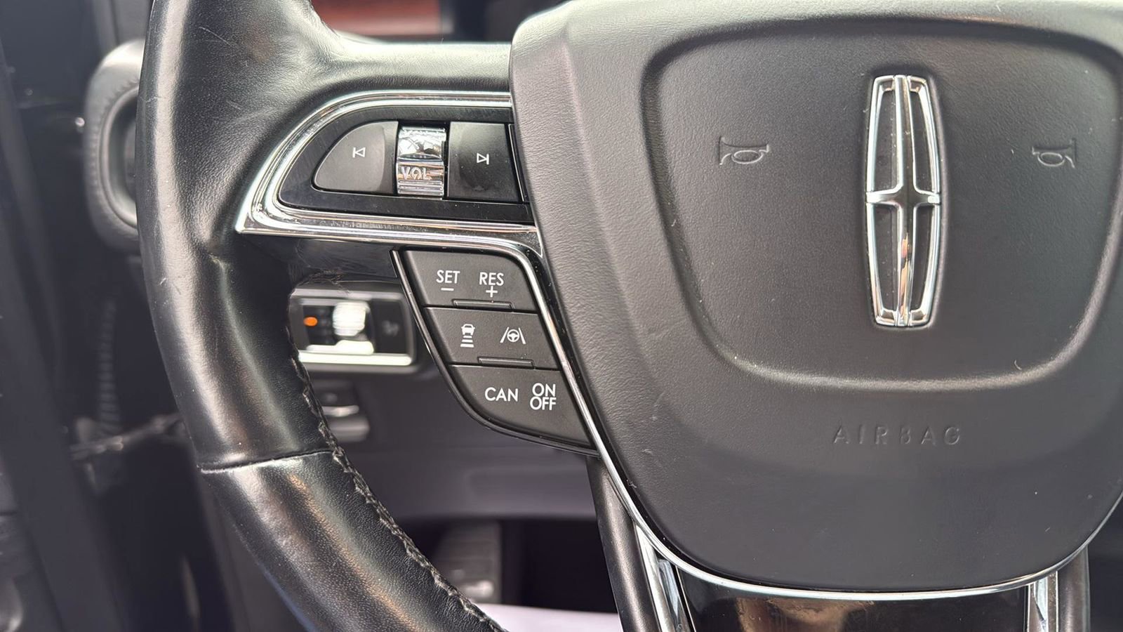 Used 2022 Lincoln Nautilus Reserve w/ Equipment Group 201A image 17