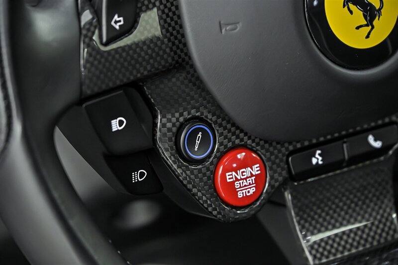 Used 2019 Ferrari Portofino RWD image 27