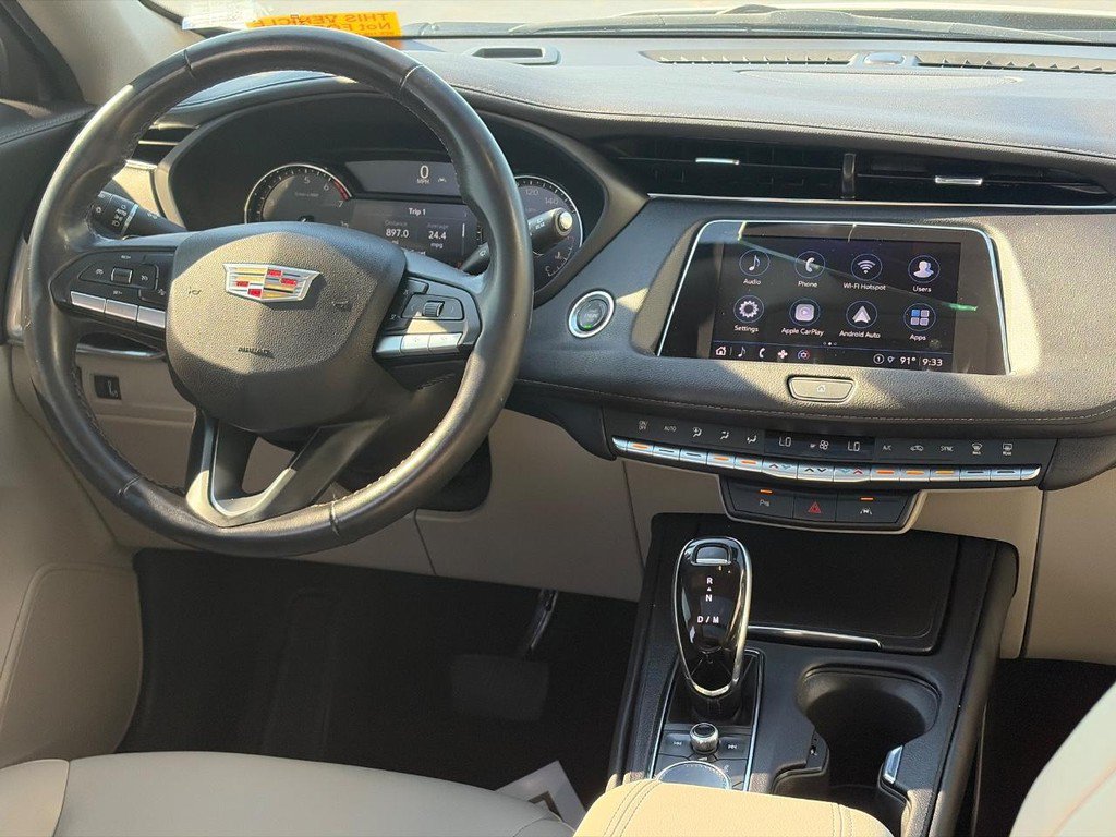 Certified 2022 Cadillac XT4 Luxury w/ Driver Awareness Package FWD image 11