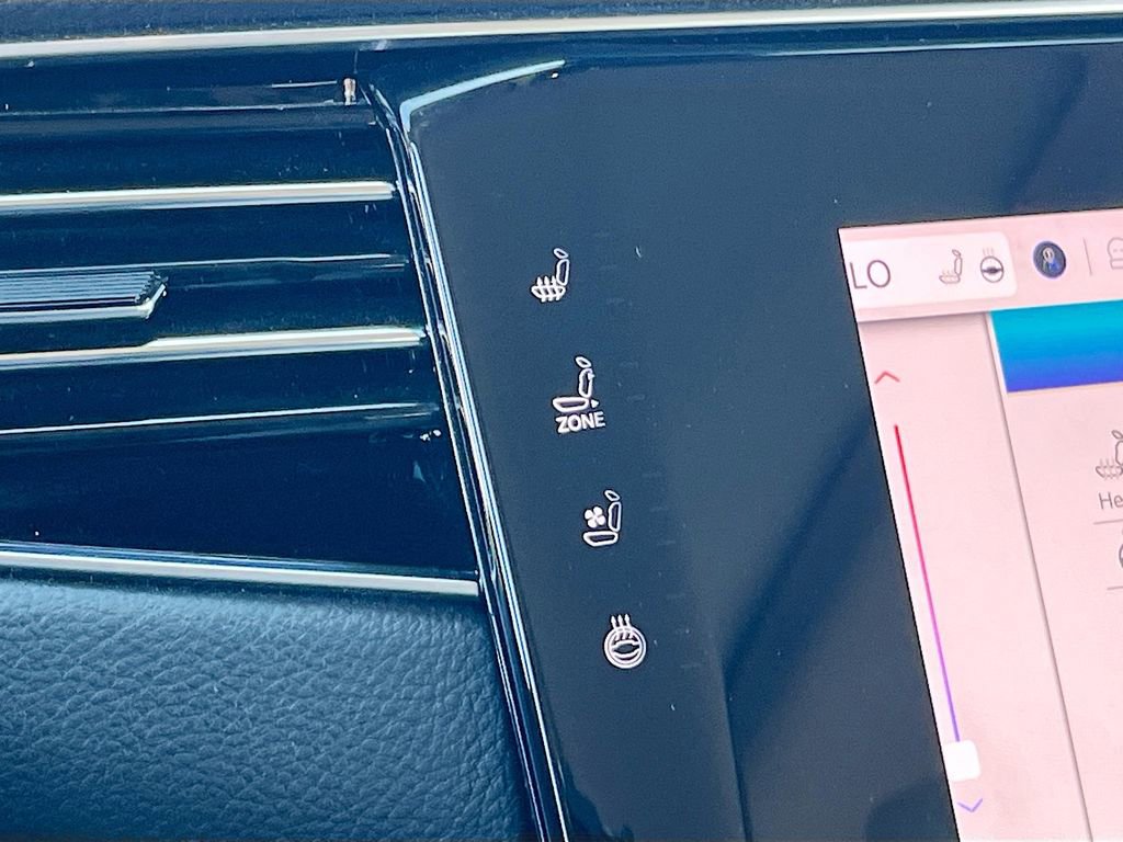 Certified 2024 Jeep Wagoneer L Series III w/ Premium Group I image 21