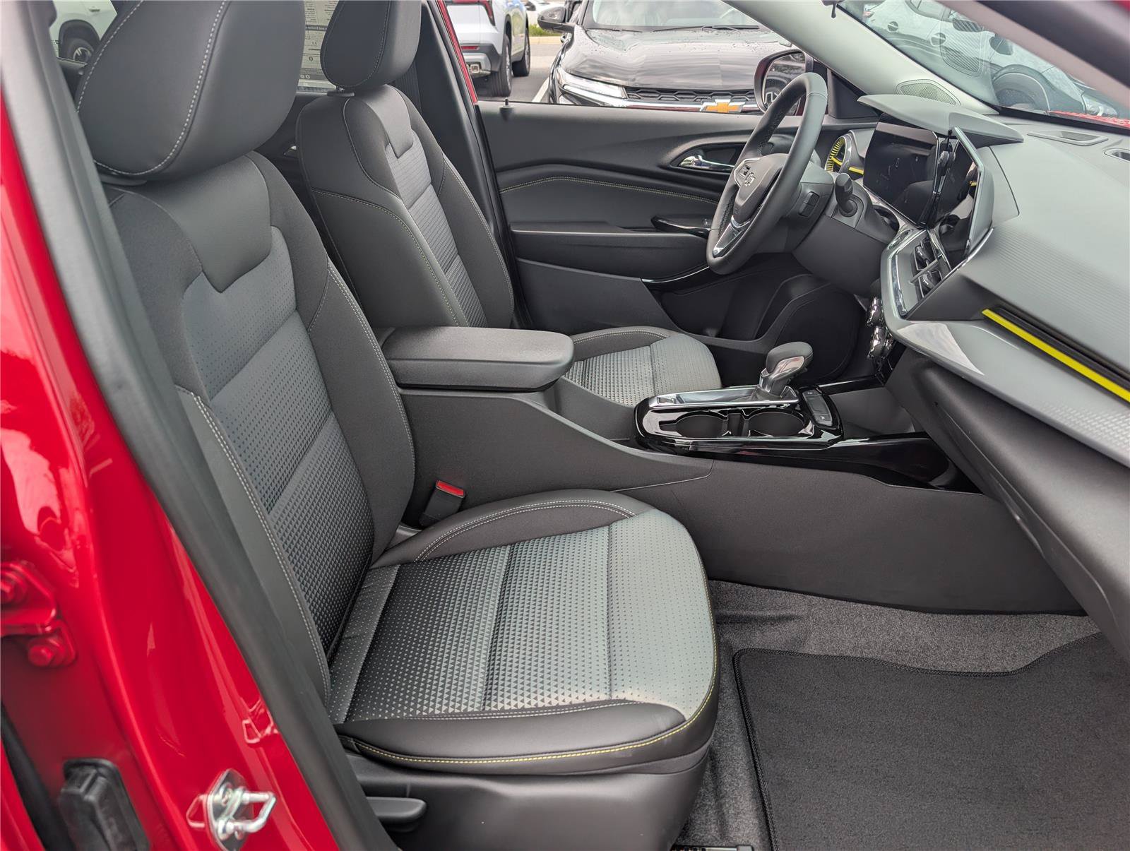 New 2026 Chevrolet Trax LT w/ Driver Confidence Package FWD image 7