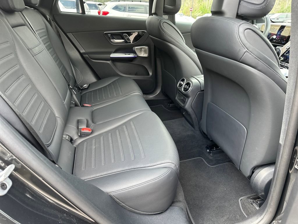 Certified 2025 Mercedes-Benz GLC 300 4MATIC image 33