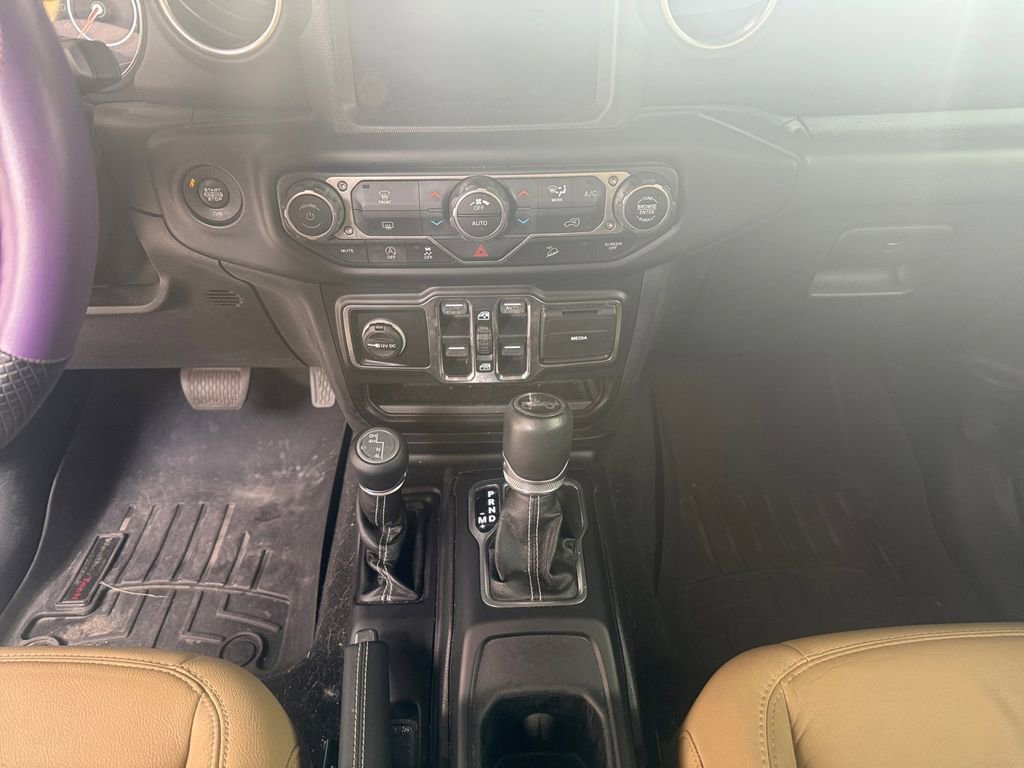 Used 2019 Jeep Wrangler Unlimited Sahara AWD/4WD image 11