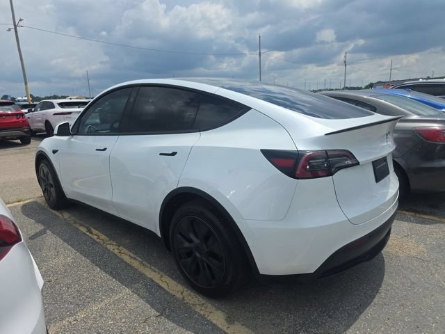 Used 2024 Tesla Model Y Long Range AWD/4WD image 4
