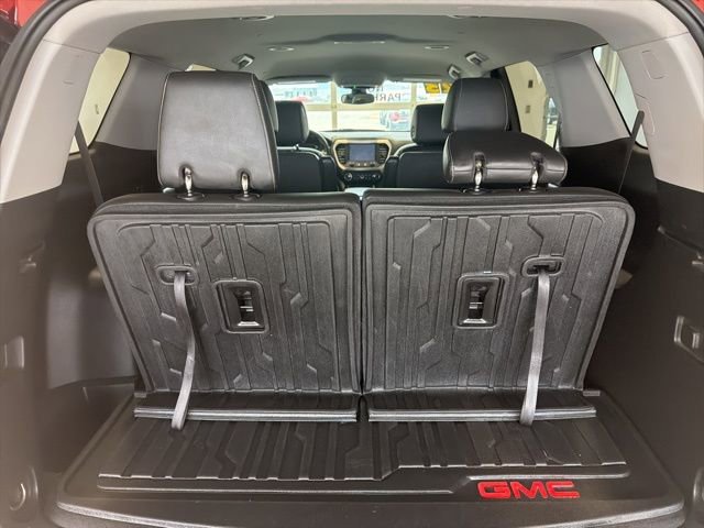 Used 2023 GMC Acadia SLT image 16