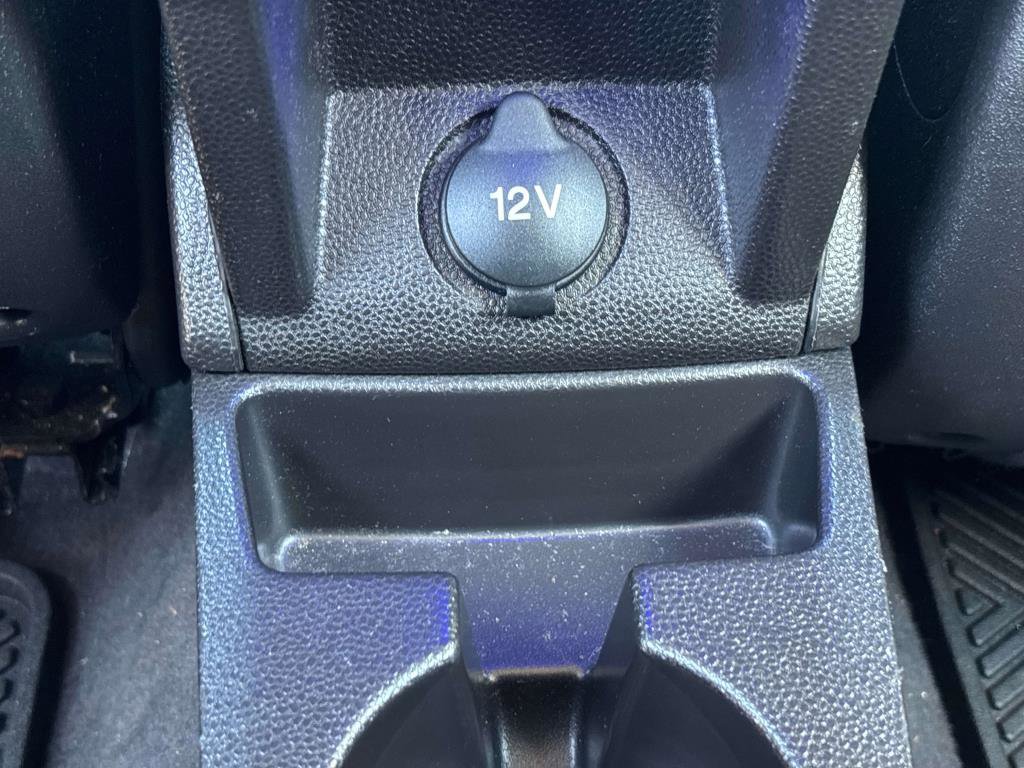 Used 2017 Ford Fiesta Titanium image 10