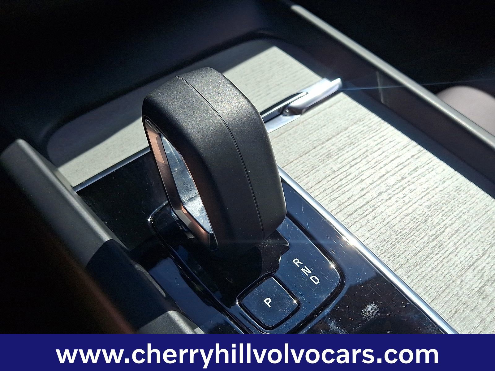 Certified 2025 Volvo XC60 B5 Plus image 16