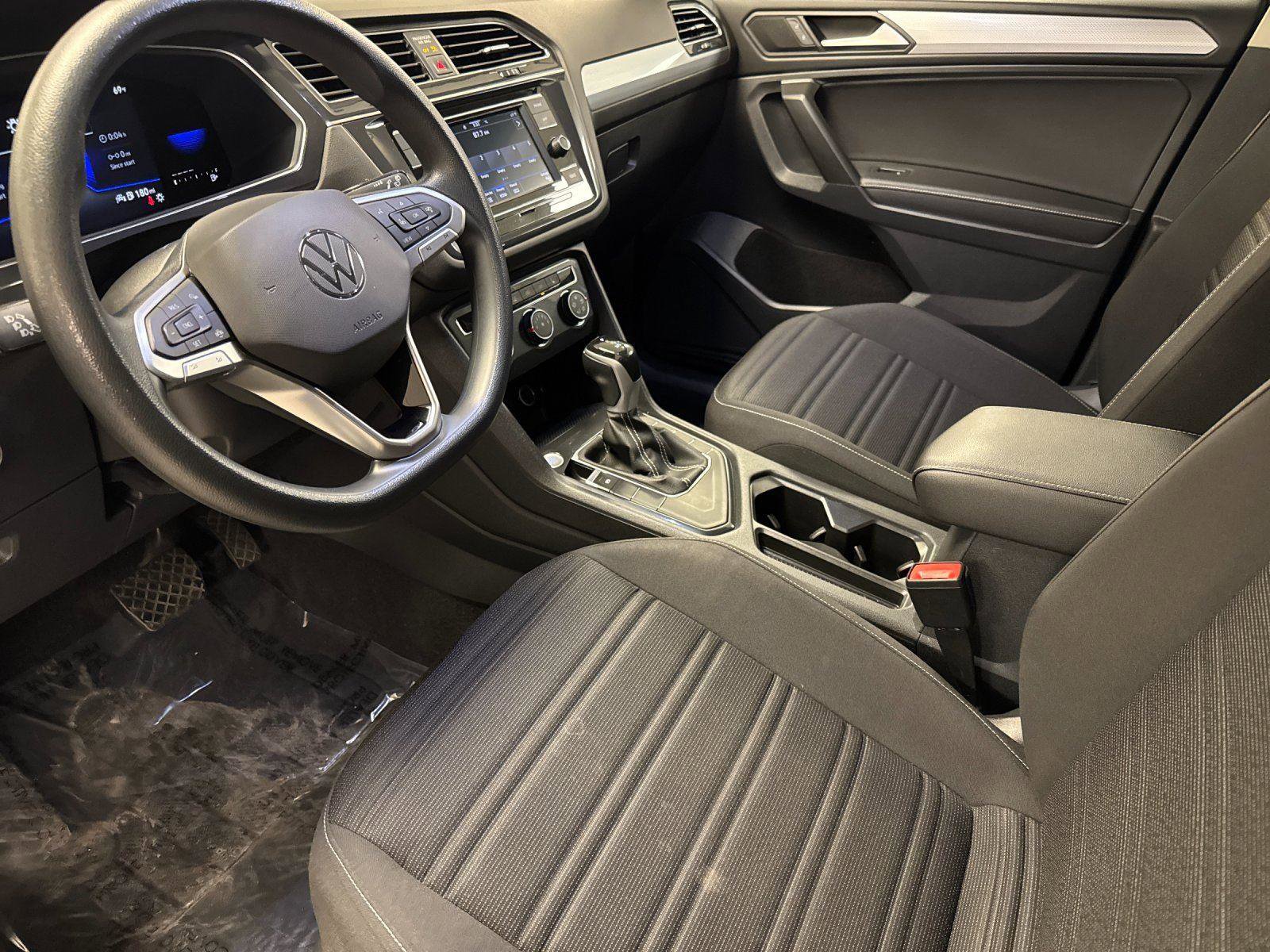Used 2022 Volkswagen Tiguan S FWD image 9