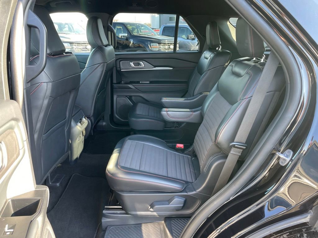 Used 2025 Ford Explorer ST-Line AWD/4WD image 8