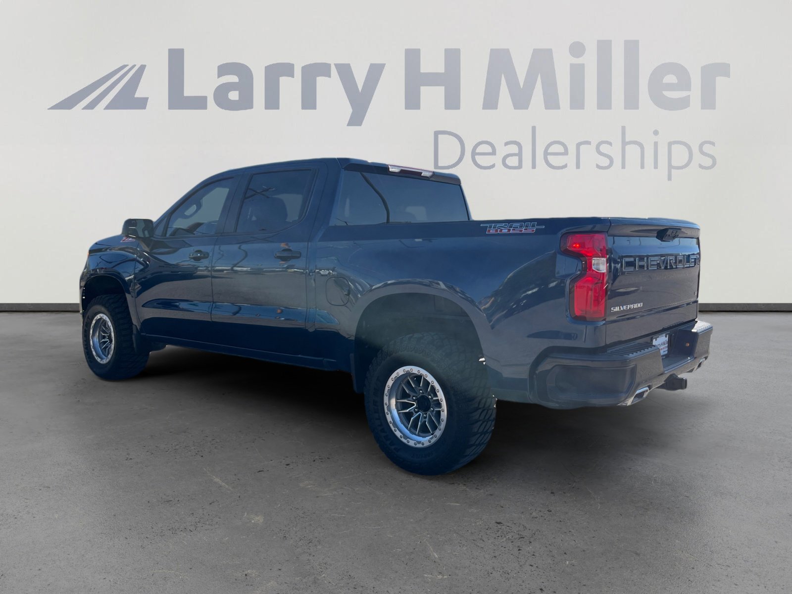 Used 2023 Chevrolet Silverado 1500 LT Trail Boss image 3