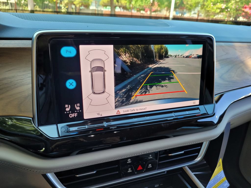 New 2025 Volkswagen Atlas SE FWD image 18