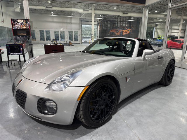 Used 2009 Pontiac Solstice GXP w/ Premium Package RWD image 76