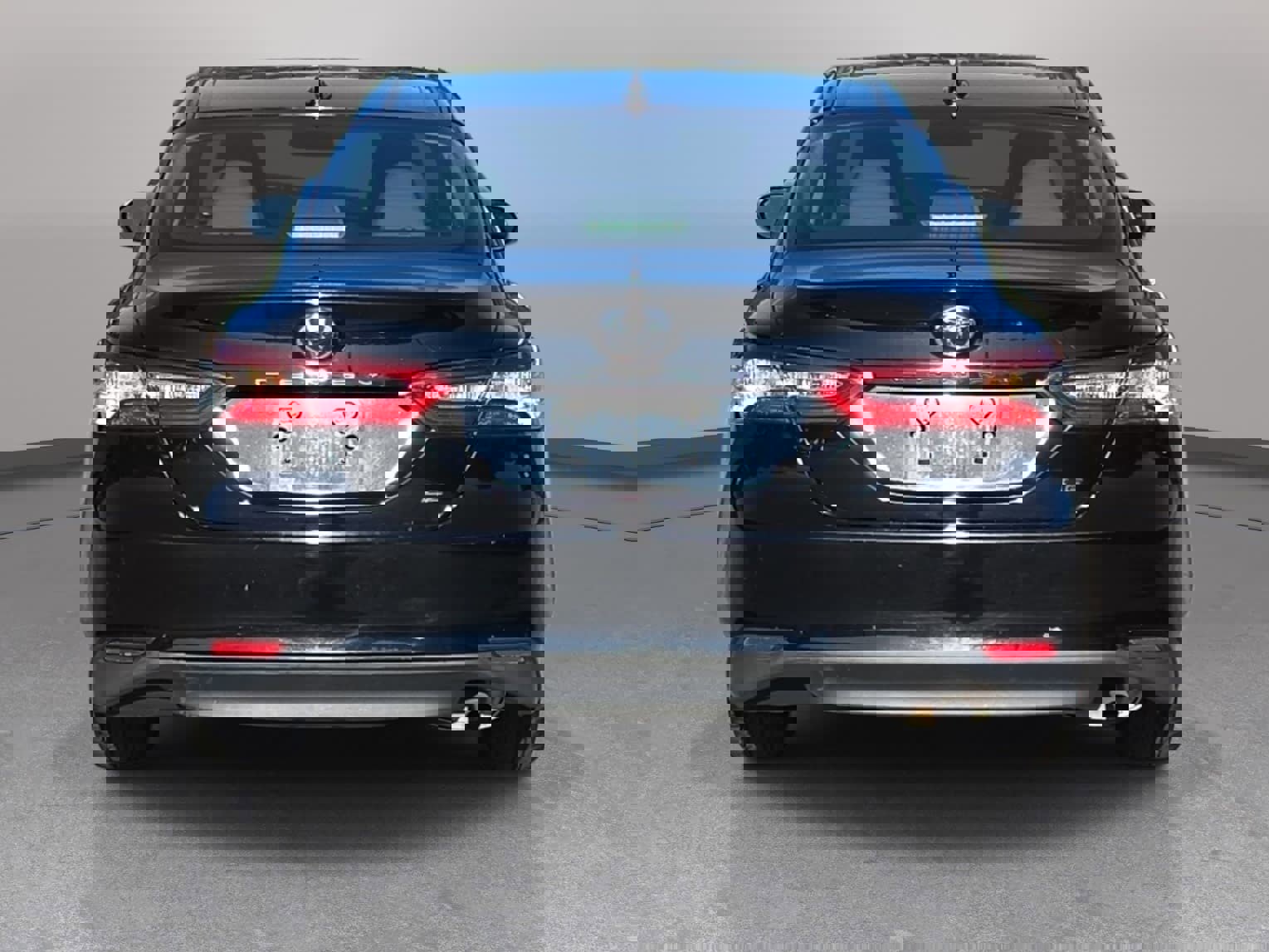 Used 2020 Toyota Camry LE FWD image 6