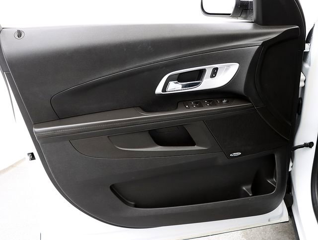 Used 2016 Chevrolet Equinox LTZ w/ Enhanced Convenience Package image 22