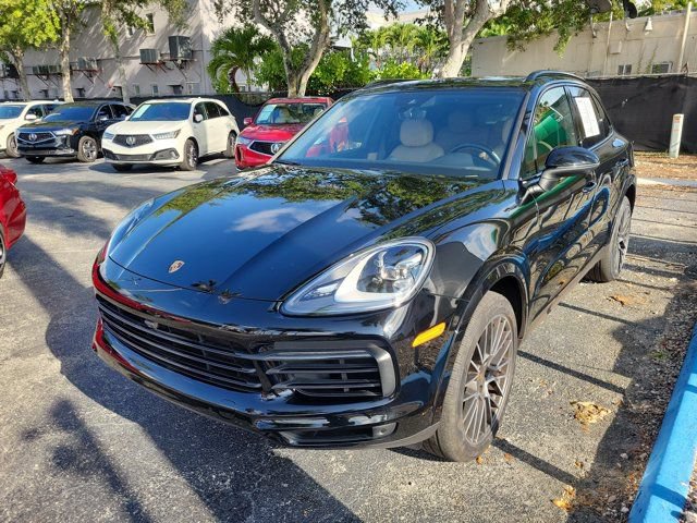 Used 2022 Porsche Cayenne Platinum Edition AWD/4WD image 3