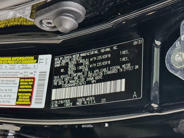 Used 2023 Toyota Highlander L image 32