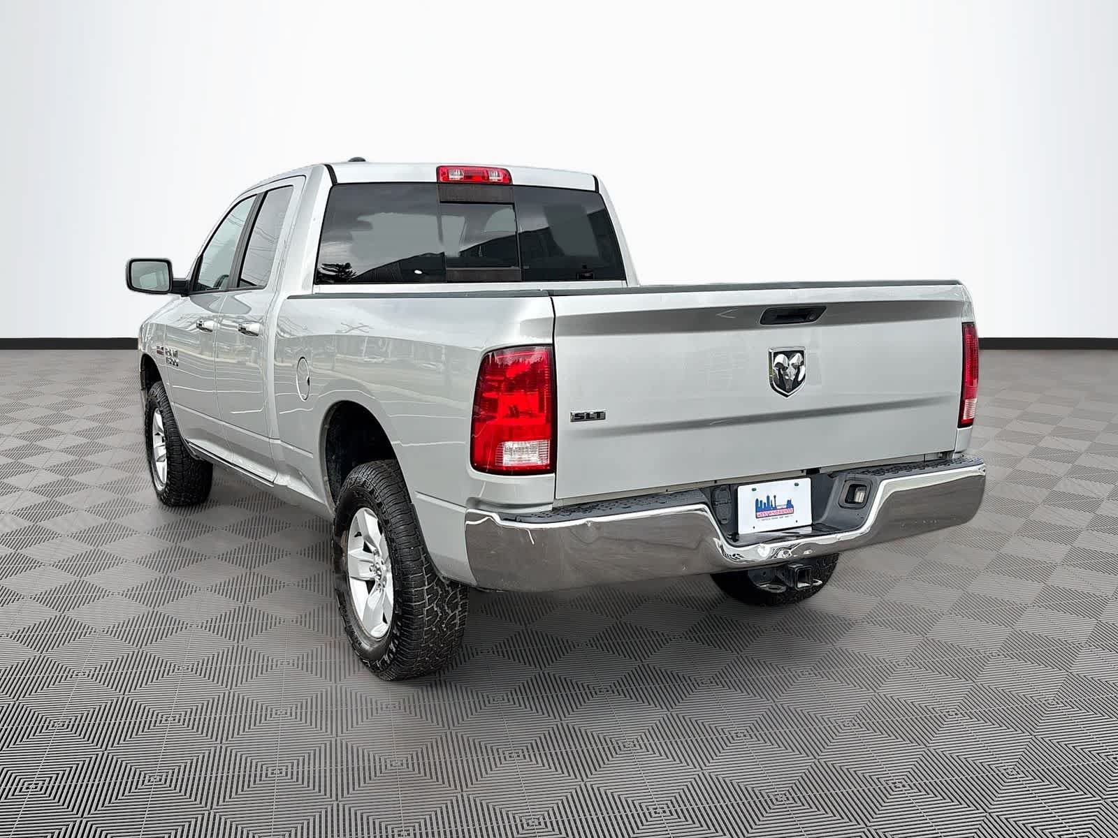 Used 2017 RAM 1500 Classic SLT RWD image 7