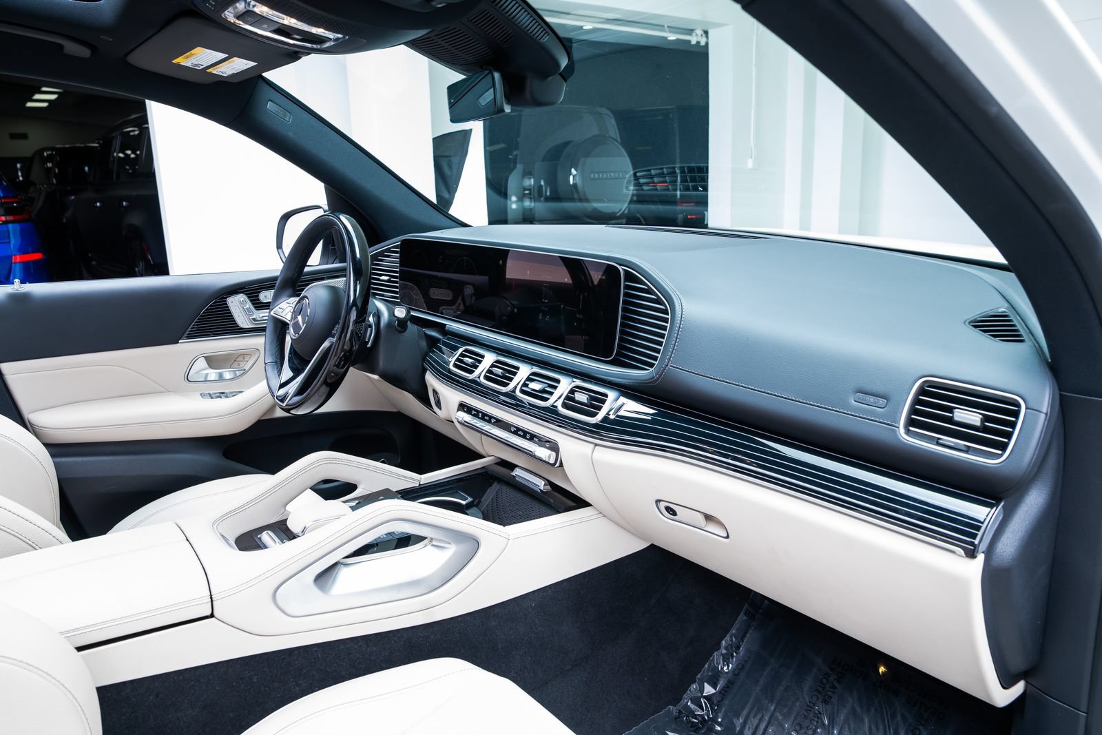 Used 2025 Mercedes-Benz GLS 450 4MATIC image 28