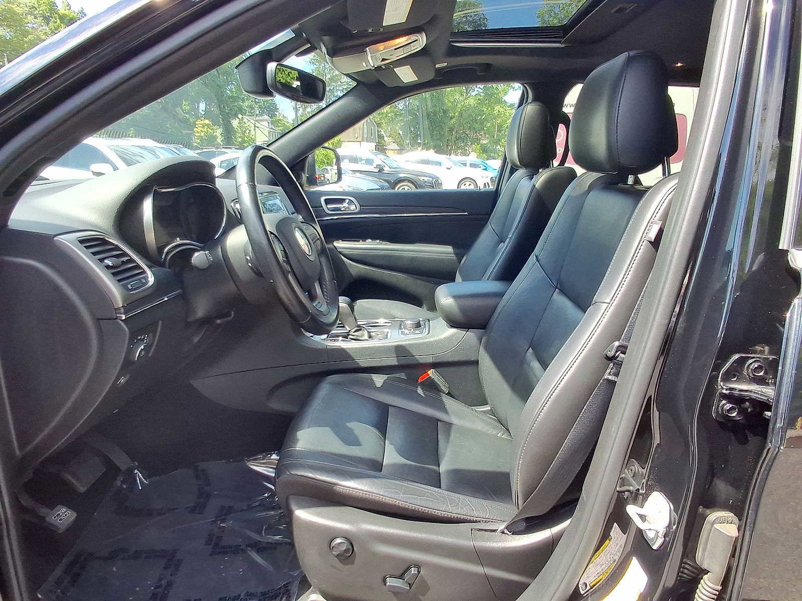 Used 2020 Jeep Grand Cherokee Limited AWD/4WD image 17
