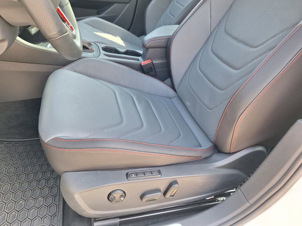 Used 2025 Volkswagen Jetta GLI Autobahn image 10