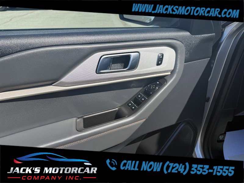 Used 2025 Ford Explorer Active w/ Active Comfort Package AWD/4WD image 33