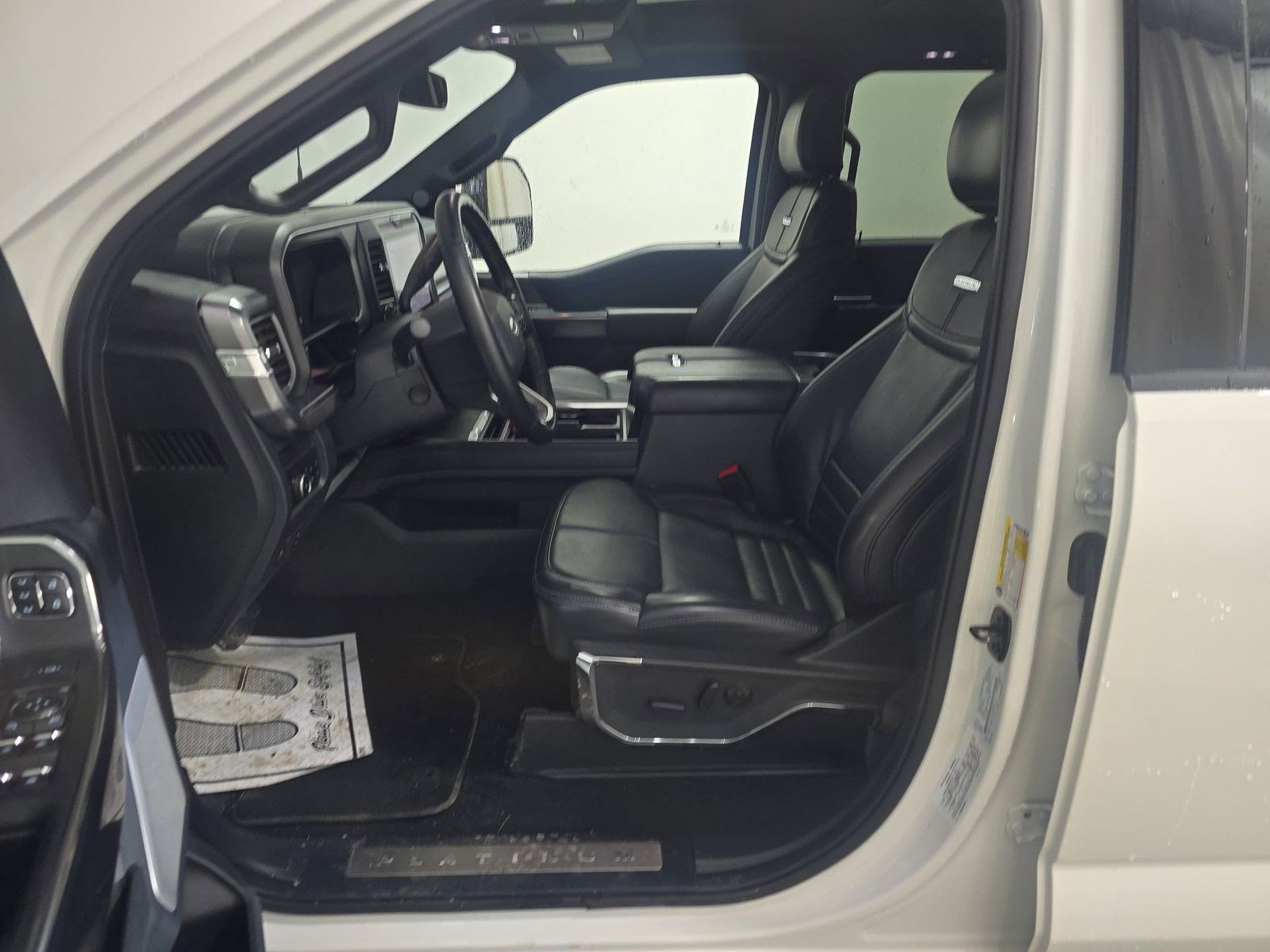 Used 2025 Ford F250 Platinum image 6