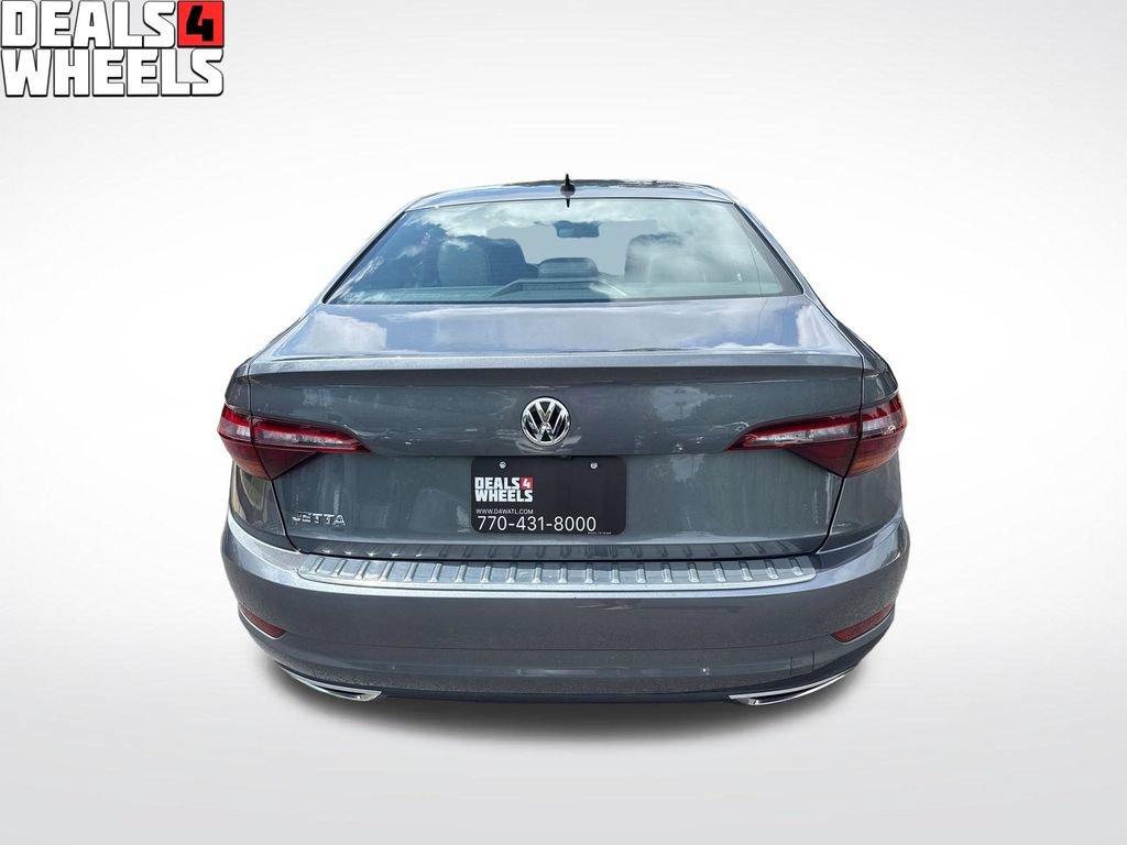 Used 2019 Volkswagen Jetta R-Line w/ R-Line Cold Weather Package FWD image 4