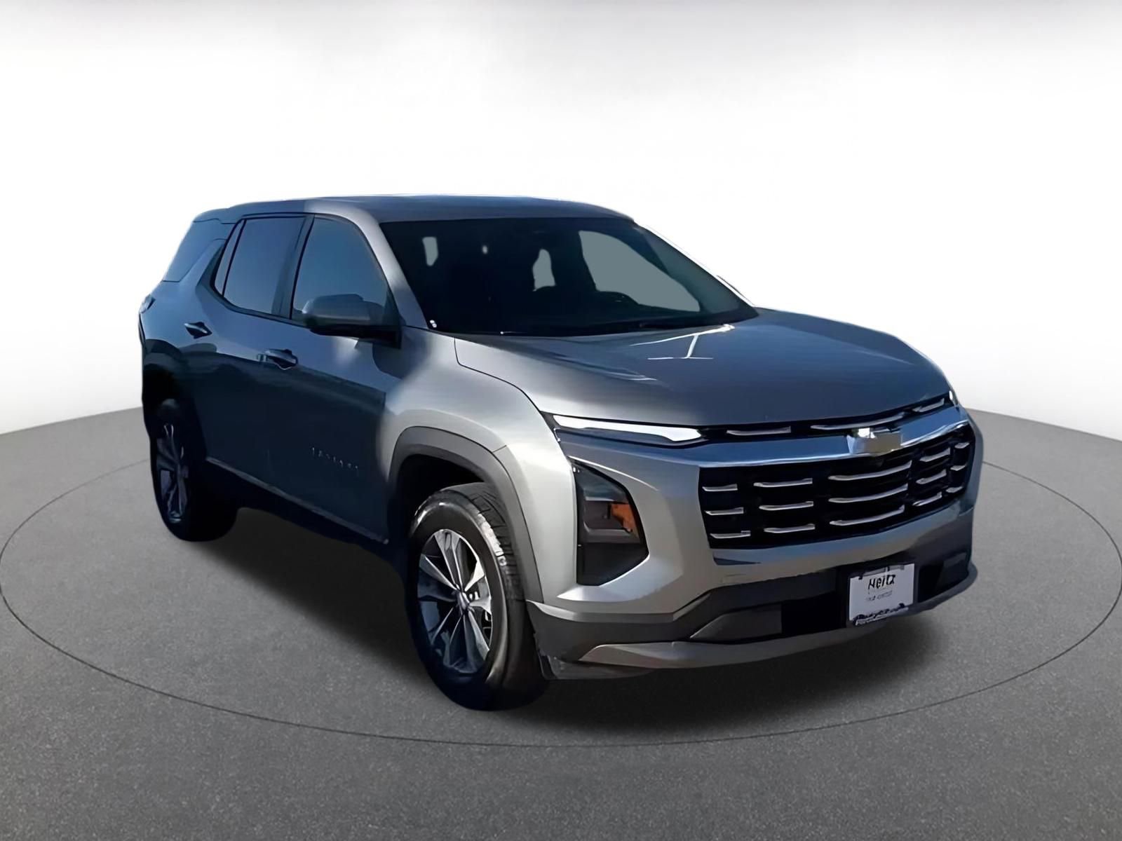 Used 2025 Chevrolet Equinox LT image 3