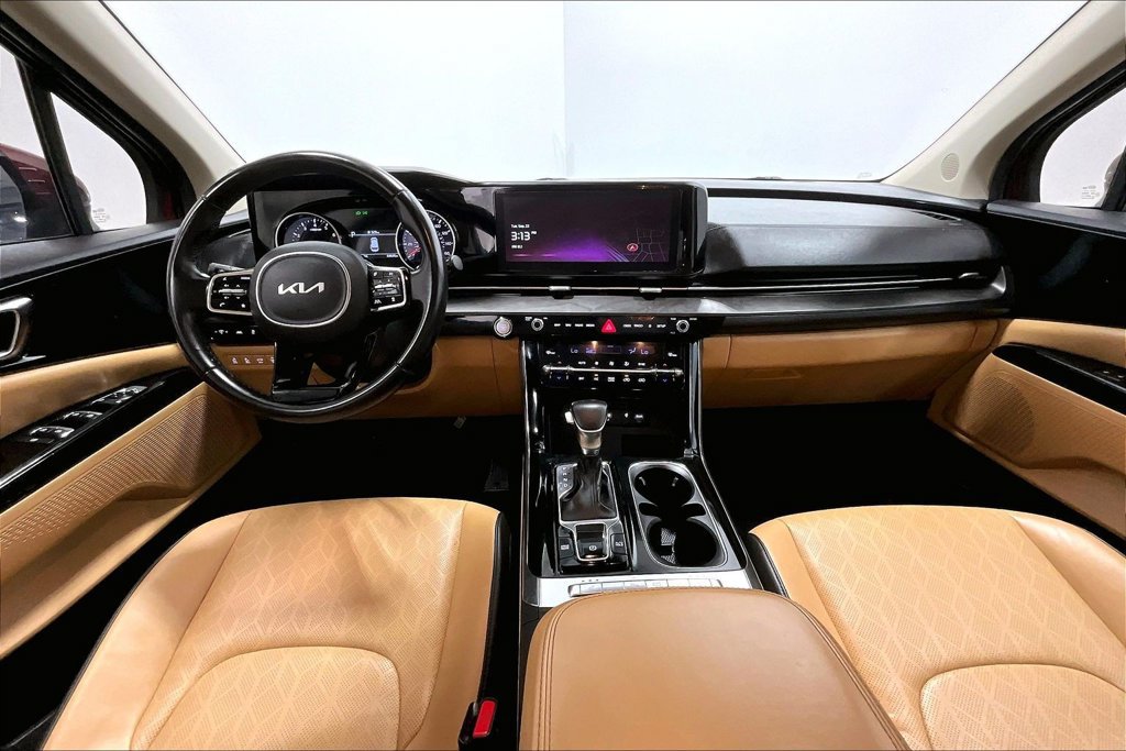 Used 2022 Kia Carnival EX FWD image 18
