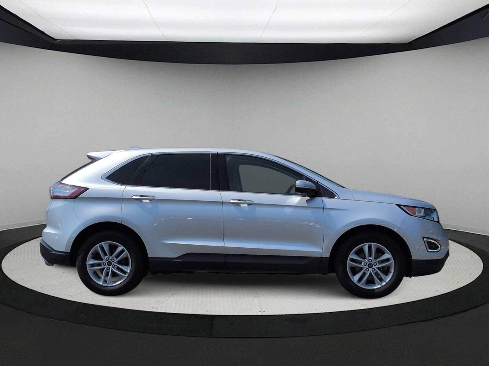 Used 2015 Ford Edge SEL w/ Equipment Group 201A FWD image 9