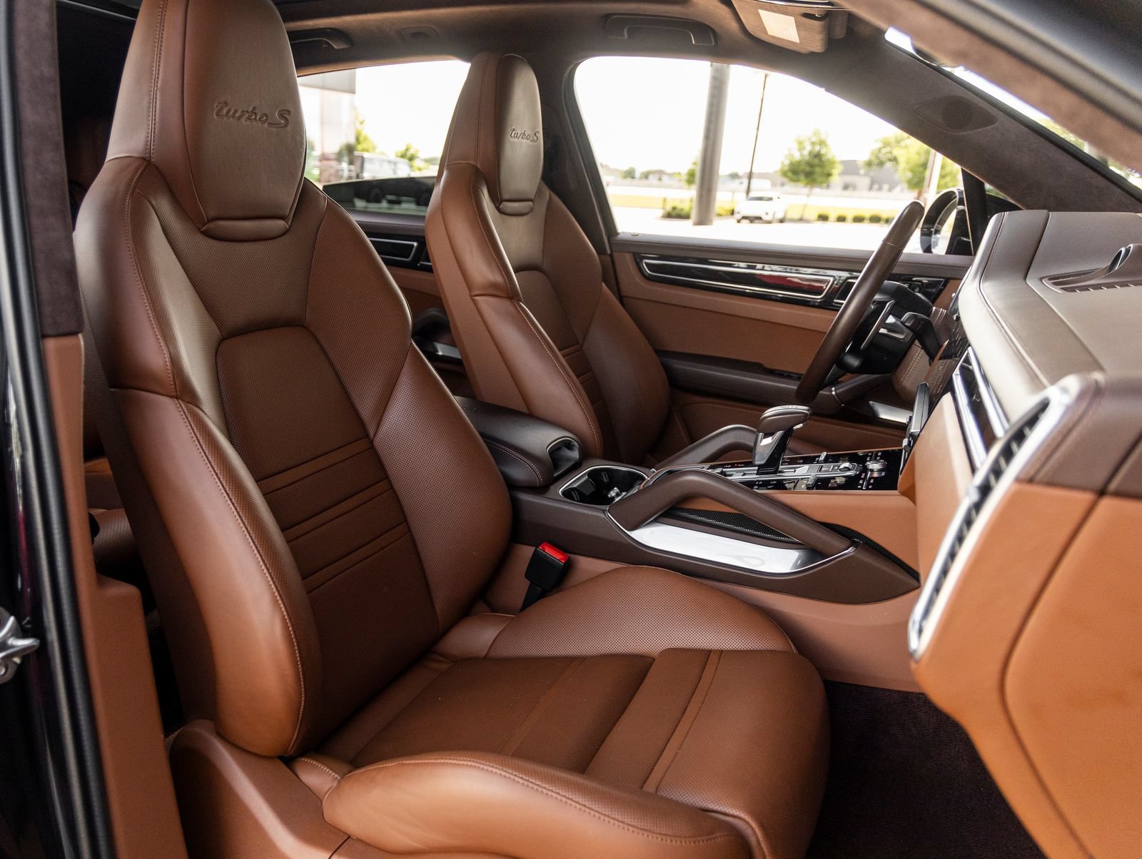 Certified 2021 Porsche Cayenne Turbo S AWD/4WD image 45