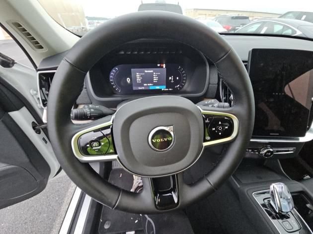 Used 2025 Volvo XC90 B5 Plus AWD/4WD image 10
