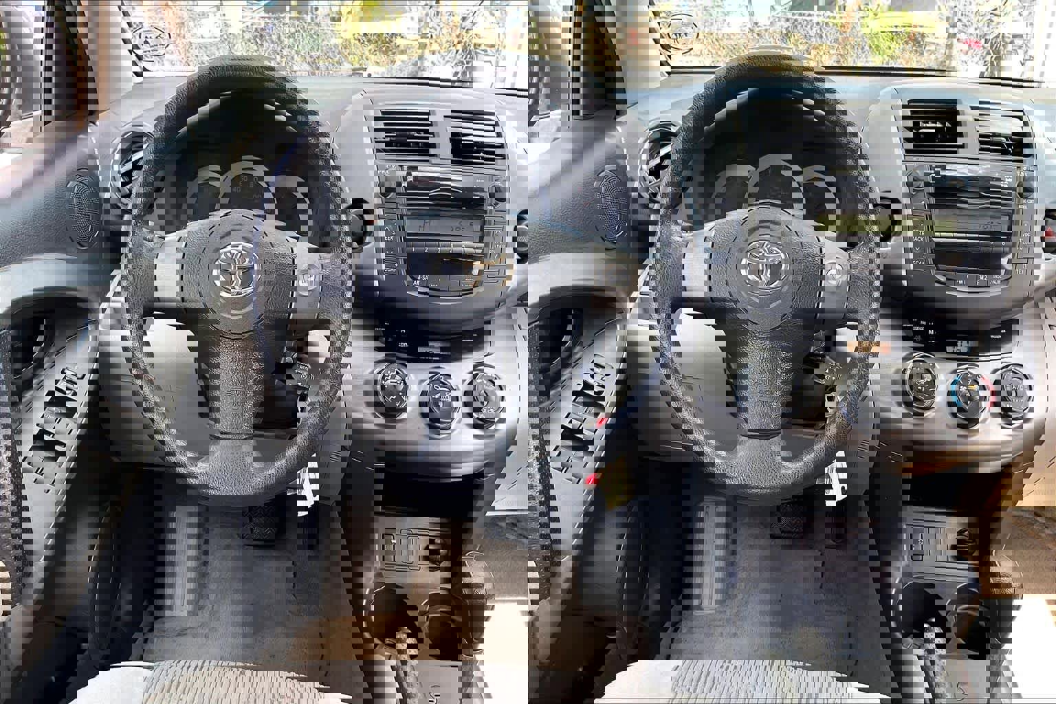 Used 2011 Toyota RAV4 2WD w/ Base L4 Extra Value Pkg image 5