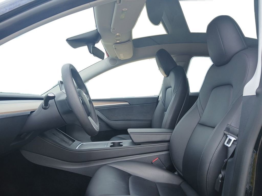 Used 2023 Tesla Model Y Long Range image 10