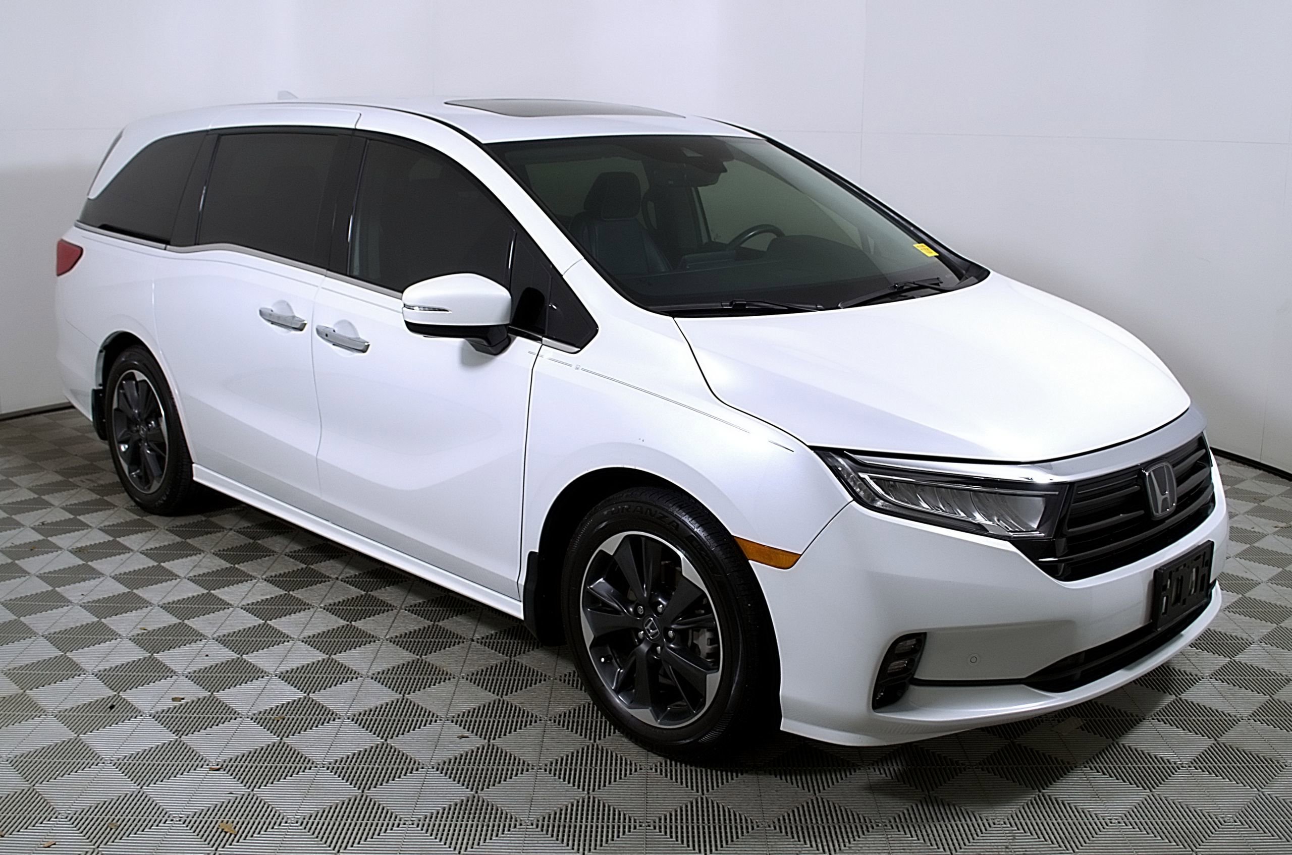Used 2024 Honda Odyssey Elite image 6
