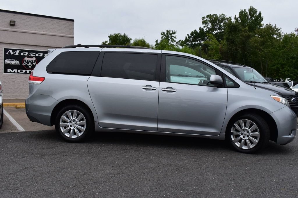 Used 2012 Toyota Sienna XLE w/ Entertainment Pkg AWD/4WD image 4