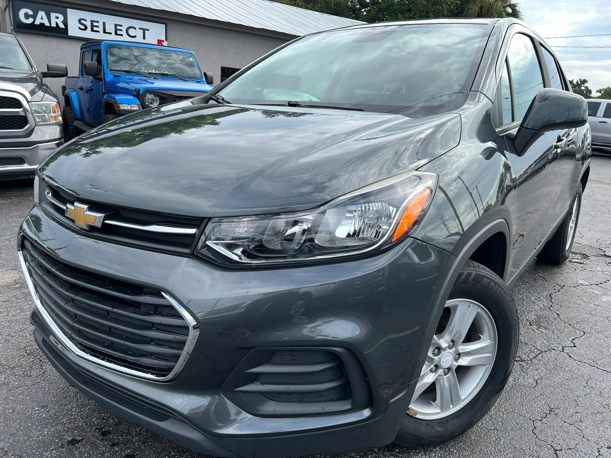 Used 2020 Chevrolet Trax LS w/ Tint and Cruise Package AWD/4WD image 1