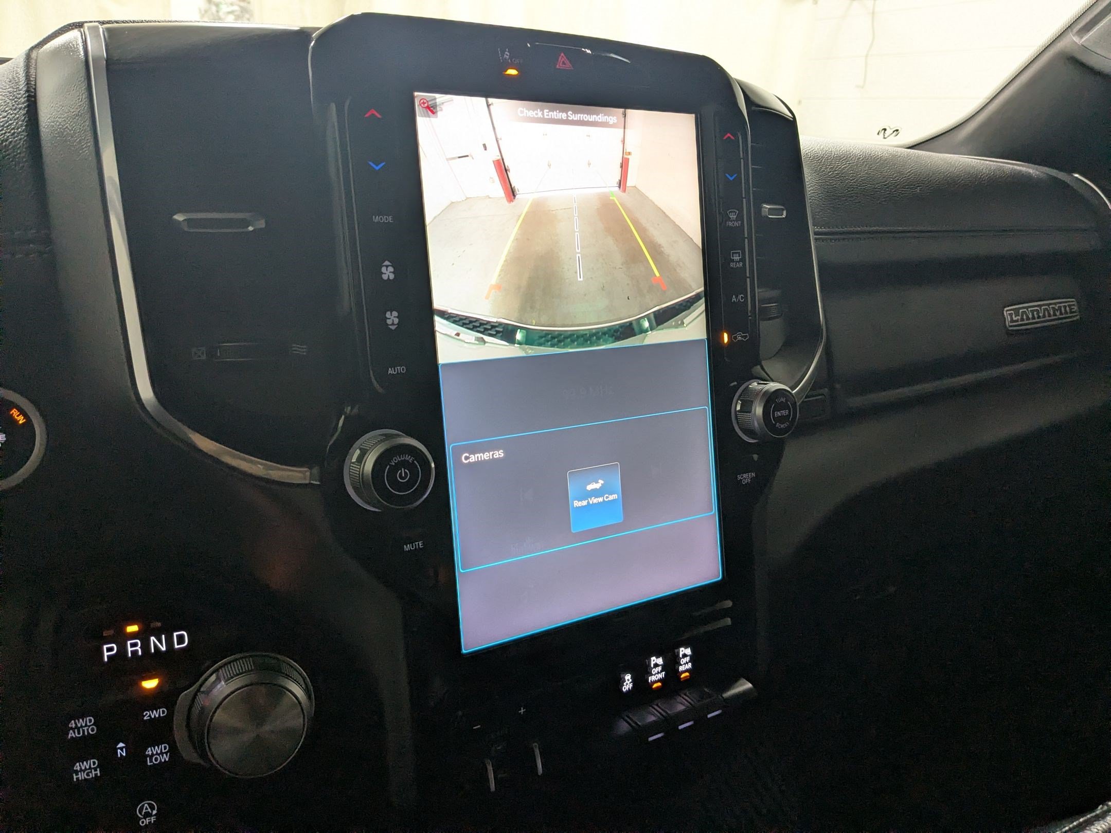 Used 2025 RAM 1500 Laramie AWD/4WD image 16