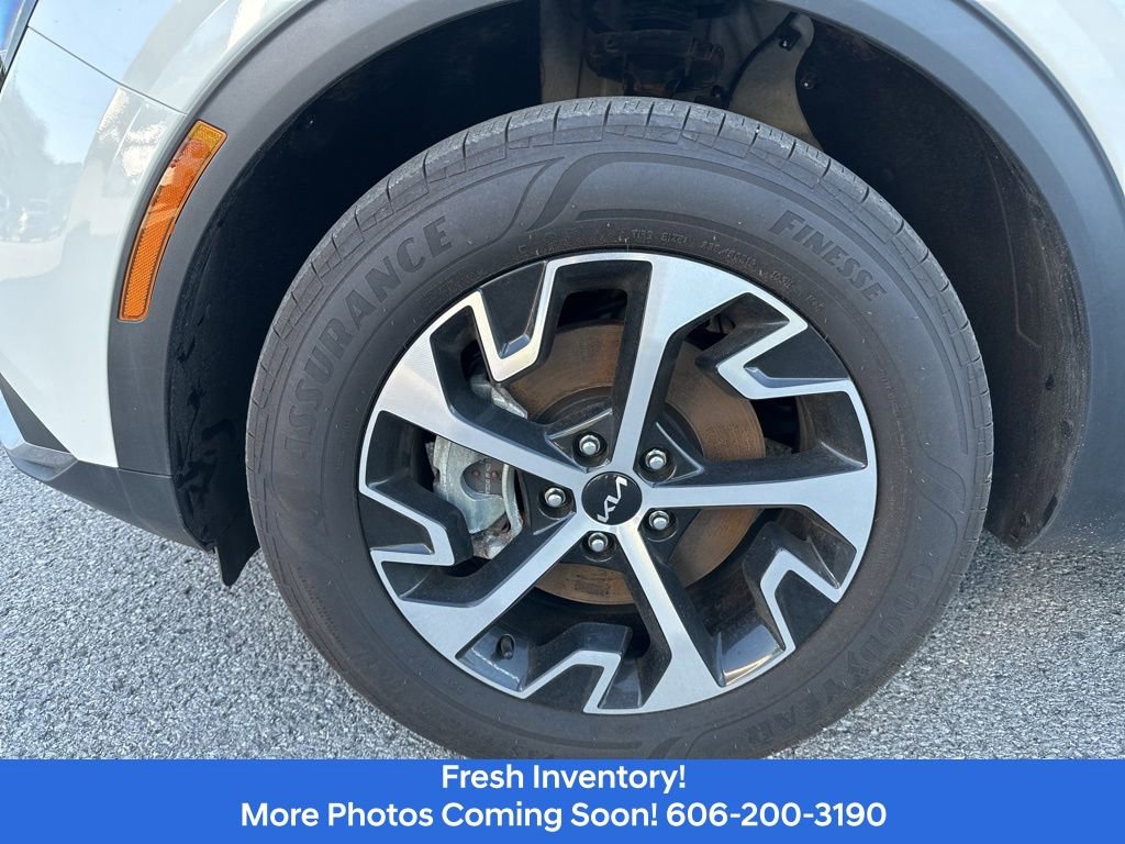 Used 2023 Kia Sportage EX AWD/4WD image 8