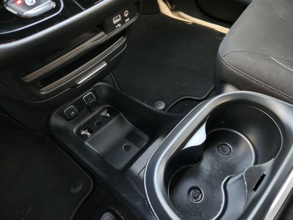 Used 2020 Chrysler Pacifica Touring w/ S Appearance Package FWD image 20