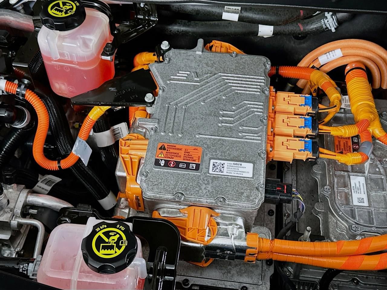 Used 2023 Chevrolet Bolt EUV LT FWD image 39