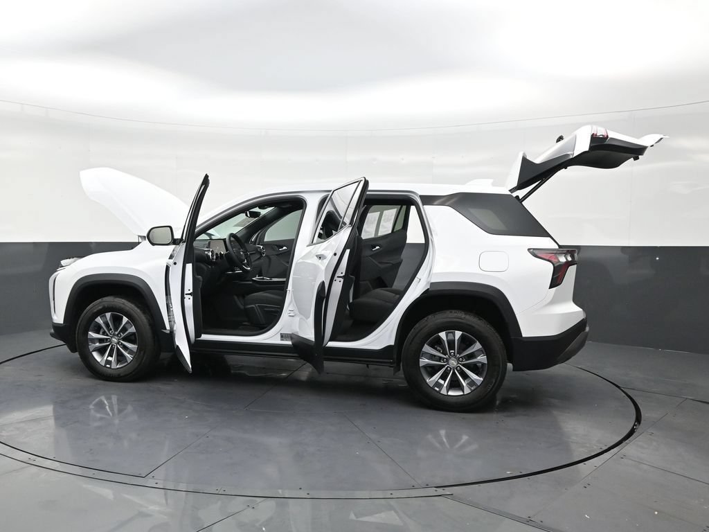 Used 2025 Chevrolet Equinox LT w/ Safety and Technology Package FWD image 29