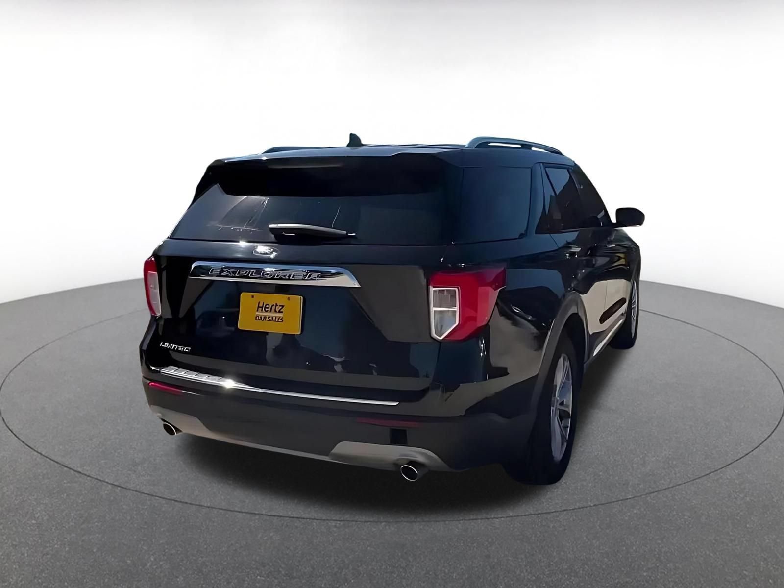 Used 2024 Ford Explorer Limited RWD image 14