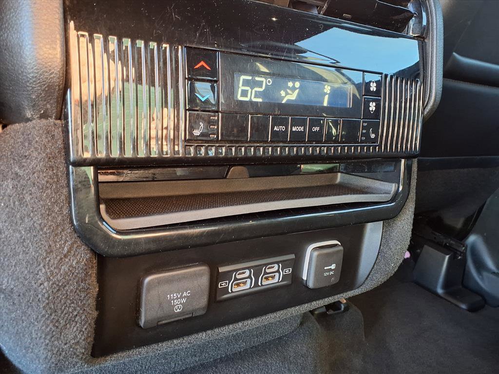 Used 2022 Jeep Wagoneer Series III w/ Rear Seat Video Group 1 image 25