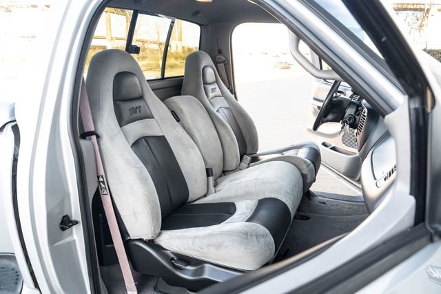 Used 2001 Ford F150 Lightning RWD image 18