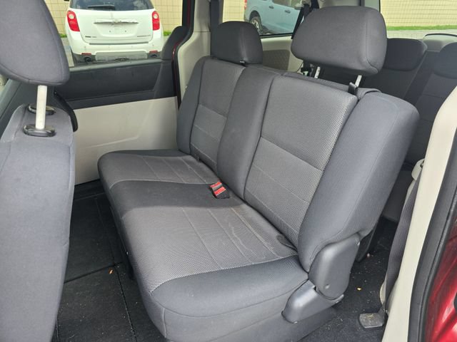 Used 2008 Dodge Grand Caravan SE FWD image 12