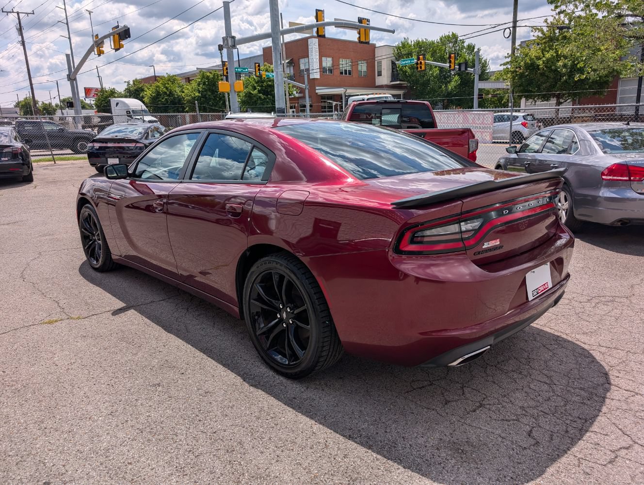 Used 2017 Dodge Charger SE w/ Blacktop Package RWD image 8